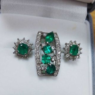 エメラルドピアス、ネックレストップセット(ピアス)