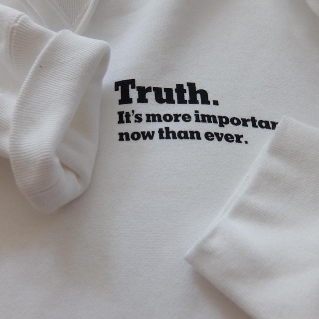 sacai 18aw sacai new york times truth hoodieの通販 by store ｜サカイならラクマ - 日本製安い