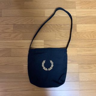 フレッドペリー(FRED PERRY)のFRED PERRY（フレッドペリー）ショルダーバッグ 黒 (ショルダーバッグ)