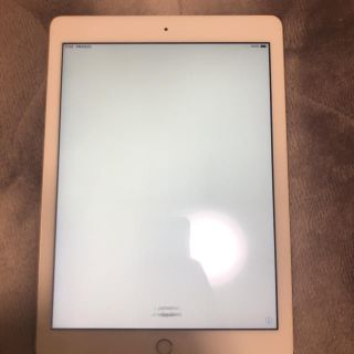 エヌティティドコモ(NTTdocomo)のiPad 5世代 128gb Wi-Fi + Cellular(タブレット)