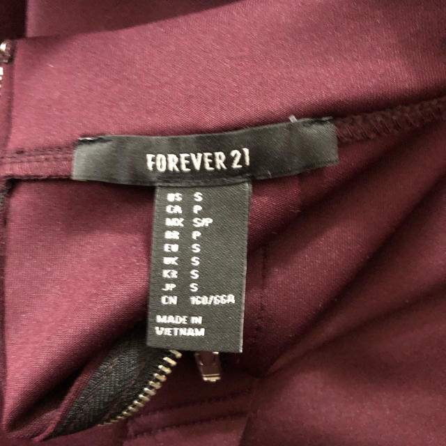 FOREVER 21(フォーエバートゥエンティーワン)のタイトスカート レディースのスカート(ひざ丈スカート)の商品写真