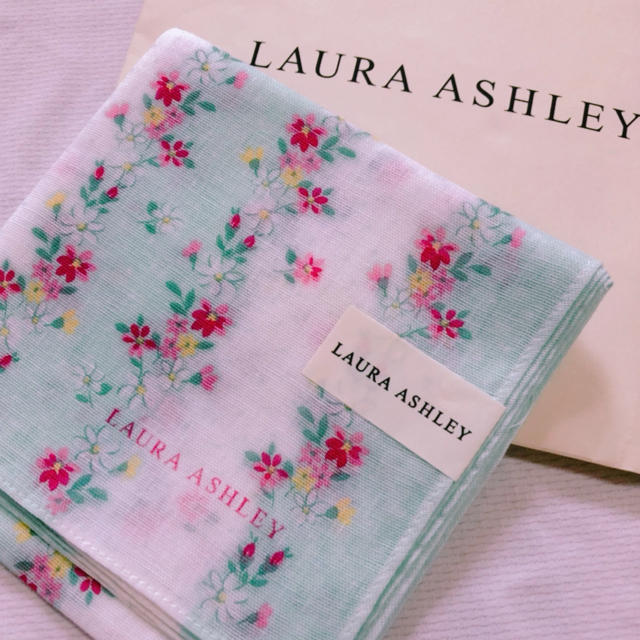 LAURA ASHLEY(ローラアシュレイ)の⑦新品【ローラアシュレイ】花柄ハンカチ レディースのファッション小物(ハンカチ)の商品写真