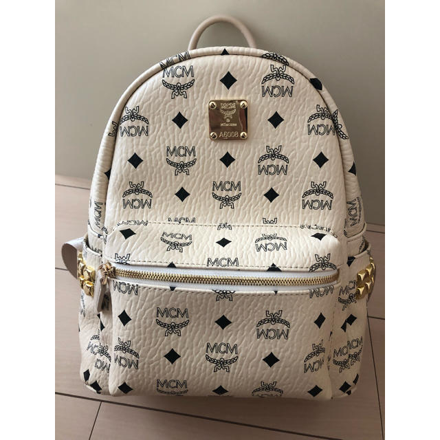 セール正規店 MCM リュック ベージュ リュック/バックパック