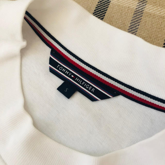 TOMMY HILFIGER(トミーヒルフィガー)のほぼ未使用 TOMMY FILFIGER Tシャツ レディースのトップス(Tシャツ(半袖/袖なし))の商品写真