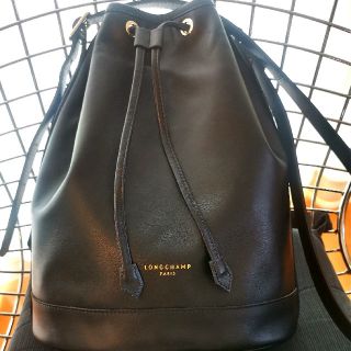 ロンシャン(LONGCHAMP)のLONGCHAMPロンシャン♡柔らかレザーバケットショルダー黒(ショルダーバッグ)