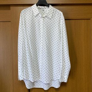 ユニクロ(UNIQLO)のUNIQLO 長袖 ドット柄シャツ Mサイズ(シャツ/ブラウス(長袖/七分))