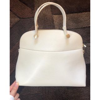 フルラ(Furla)のフルラ パイパー ホワイト バッグ(ハンドバッグ)