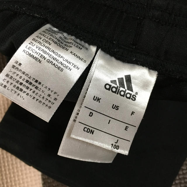 adidas(アディダス)の100アディダスズボン キッズ/ベビー/マタニティのキッズ服男の子用(90cm~)(パンツ/スパッツ)の商品写真