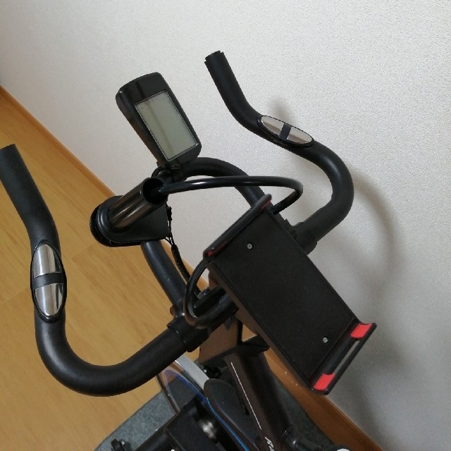 raja fitness spin bike スポーツ/アウトドアのトレーニング/エクササイズ(トレーニング用品)の商品写真