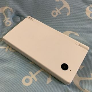 ニンテンドウ(任天堂)のニンテンドーDSi 本体のみ【白】(携帯用ゲーム機本体)