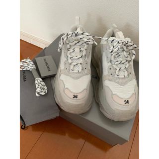 バレンシアガ(Balenciaga)の【超美品】BALENCIAGA／バレンシアガ  トリプルS  スニーカー(スニーカー)