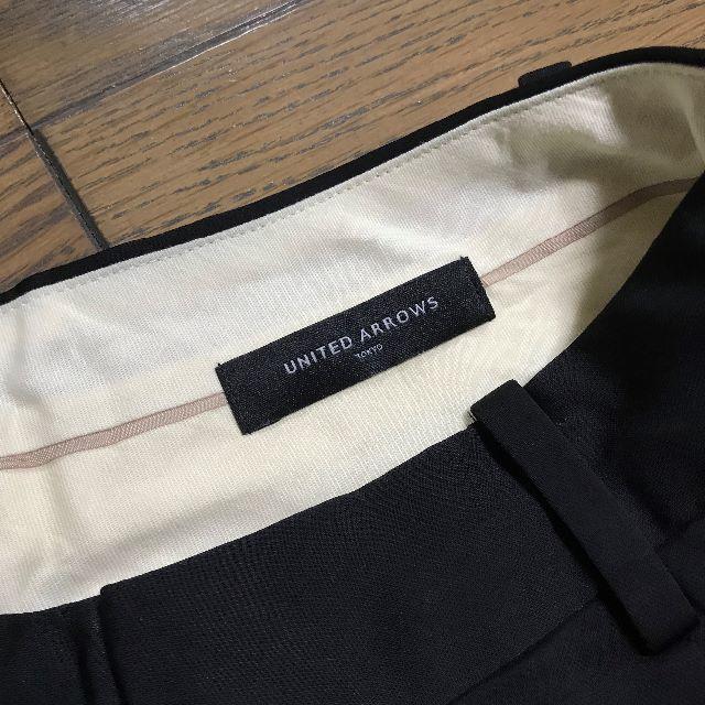 UNITED ARROWS(ユナイテッドアローズ)のユナイテッドアローズ スッキリ美シルエット黒ブラックハーフパンツ レディースのパンツ(ハーフパンツ)の商品写真