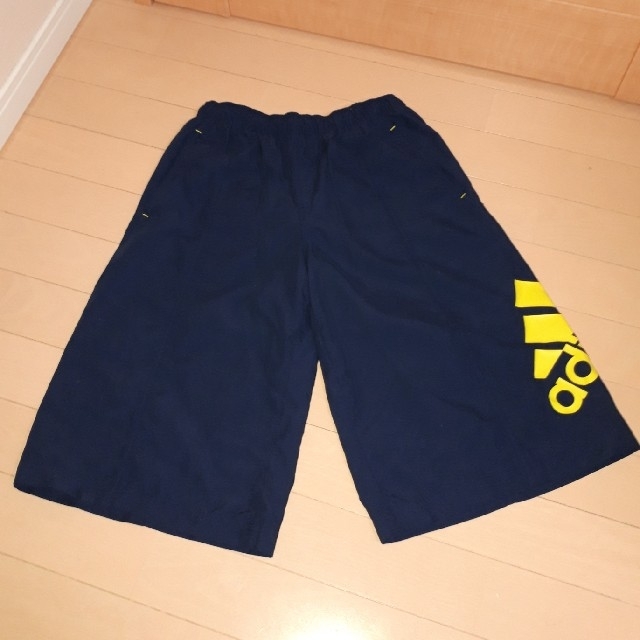 adidas(アディダス)のアディダス水着 150センチ キッズ/ベビー/マタニティのキッズ服男の子用(90cm~)(水着)の商品写真