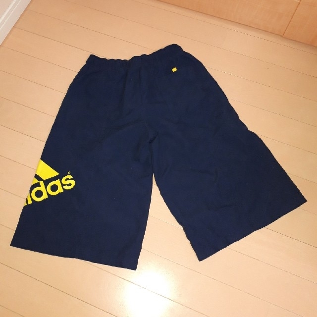 adidas(アディダス)のアディダス水着 150センチ キッズ/ベビー/マタニティのキッズ服男の子用(90cm~)(水着)の商品写真