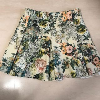 テッドベイカー(TED BAKER)の花柄 ミニスカート(ミニスカート)