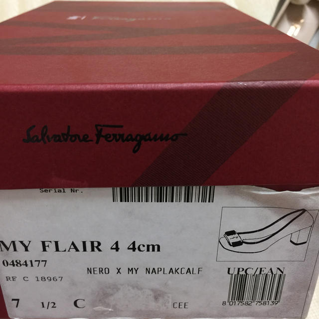 Ferragamo(フェラガモ)のフェラガモ エナメルパンプス レディースの靴/シューズ(ハイヒール/パンプス)の商品写真