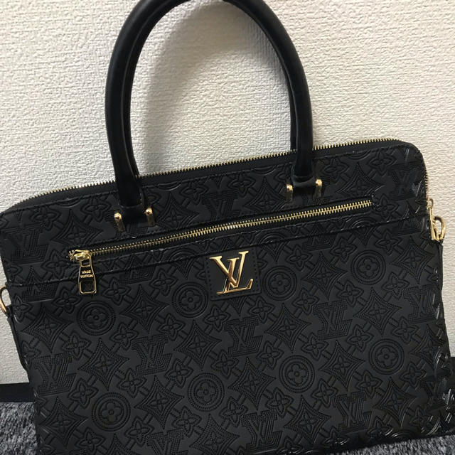 【LOUIS VUITTON】ルイヴィトン  メンズ ビジネスバッグバッグ