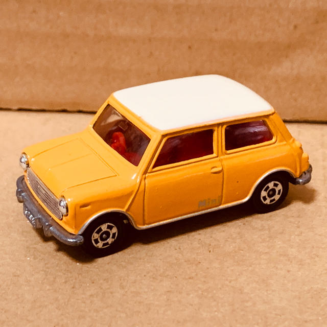 安価】トミカ ミニクーパー 山吹色 赤シート 日本製の通販 by ソルティ