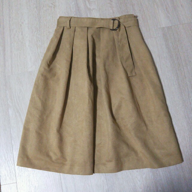 Mew's(ミューズ)のミューズ スエードスカート レディースのスカート(ひざ丈スカート)の商品写真