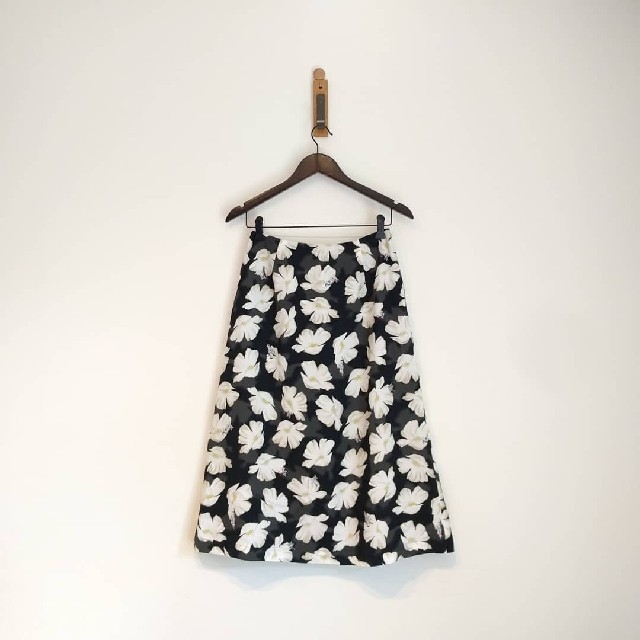 I am I(アイアムアイ)の子猫とお花のワルツ Aラインスカート レディースのスカート(ロングスカート)の商品写真