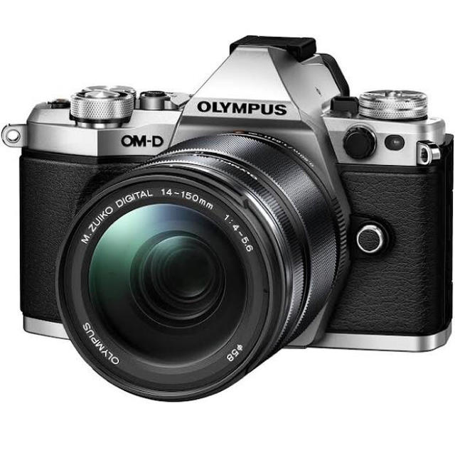 OLYMPUS(オリンパス)のOLYMPUS om-d e-m5 MarkⅡ/シルバー スマホ/家電/カメラのカメラ(ミラーレス一眼)の商品写真