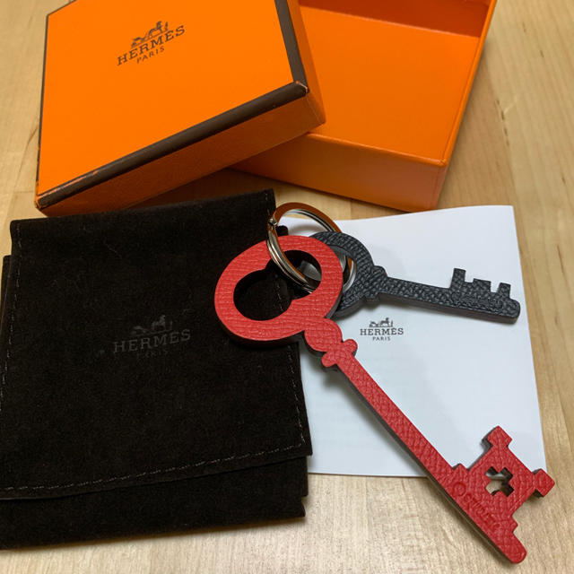 Hermes - 【新品未使用】エルメス キーモチーフチャーム キーホルダー petit hの通販 by pononi1987's shop