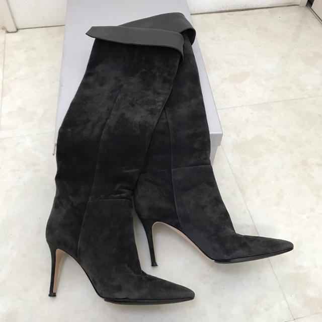 Gianvito Rossi(ジャンヴィットロッシ)のGianvitoRossi スエードニーハイブーツ38.5 レディースの靴/シューズ(ブーツ)の商品写真