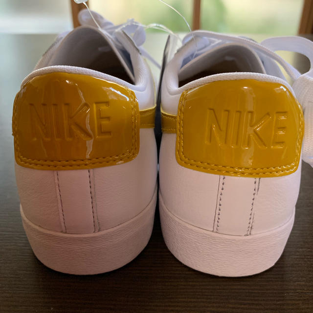 NIKE(ナイキ)の10/20まで値下げ NIKE WMNS BLAZER LOW LE スニーカー レディースの靴/シューズ(スニーカー)の商品写真