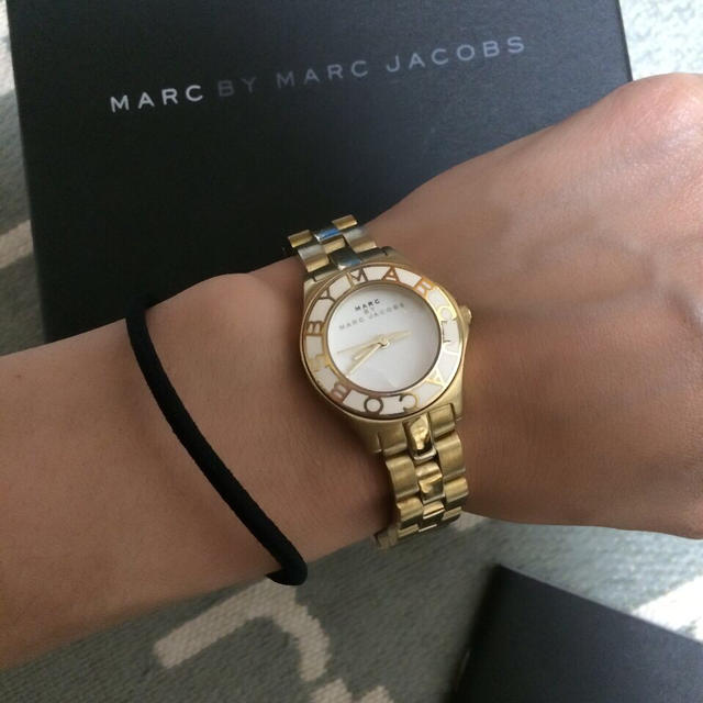 MARC BY MARC JACOBS(マークバイマークジェイコブス)のマーク 時計 GOLD 美品 レディースのファッション小物(腕時計)の商品写真