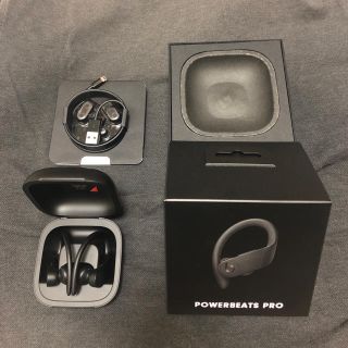 ビーツバイドクタードレ(Beats by Dr Dre)のハロウィン4052様  powerbeats pro 黒(ヘッドフォン/イヤフォン)