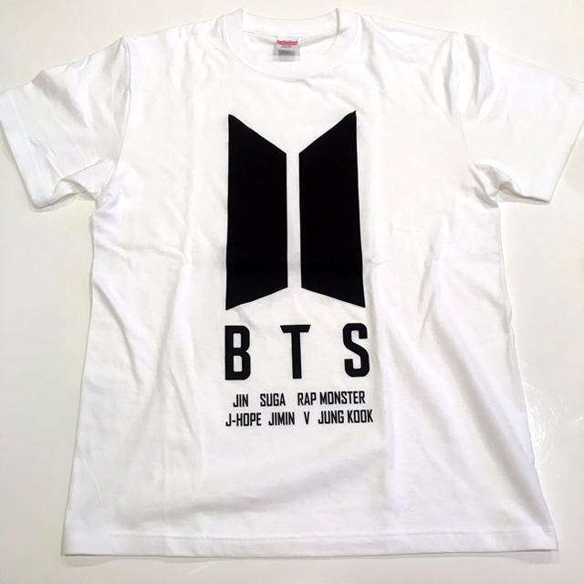 防弾少年団(BTS)(ボウダンショウネンダン)の防弾少年団 BTS ロゴTシャツ Mサイズ レディースのトップス(Tシャツ(半袖/袖なし))の商品写真