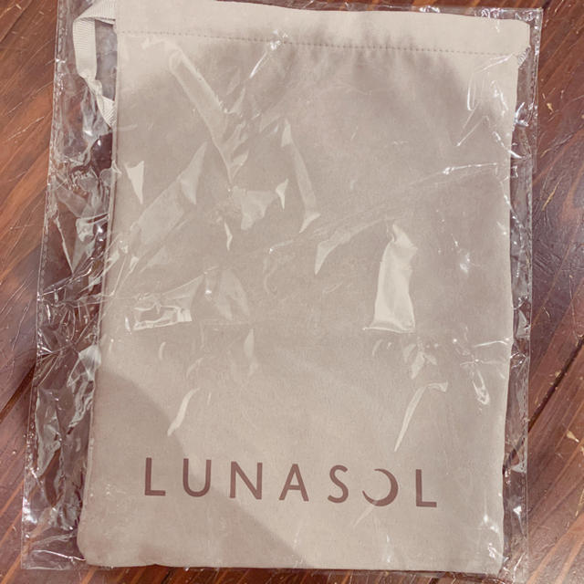 LUNASOL(ルナソル)のルナソル ノベルティ 巾着 レディースのファッション小物(ポーチ)の商品写真
