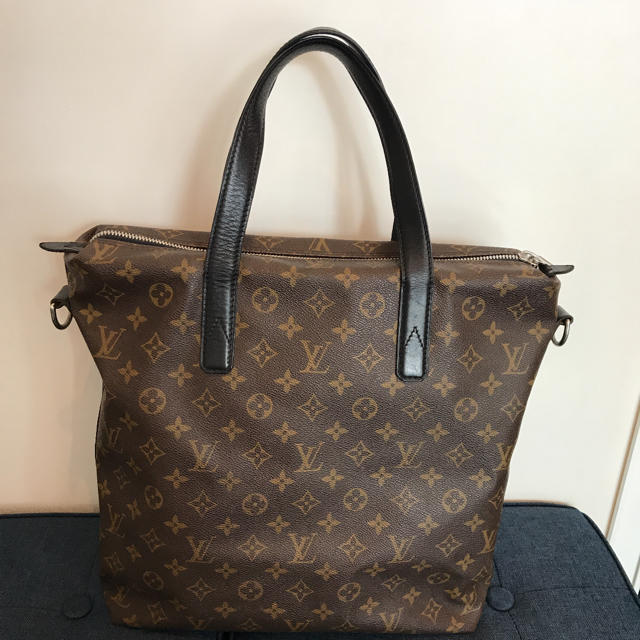 LOUIS VUITTON(ルイヴィトン)の☆ルイヴィトン☆ モノグラム マカサー キタン トートバッグ メンズのバッグ(トートバッグ)の商品写真