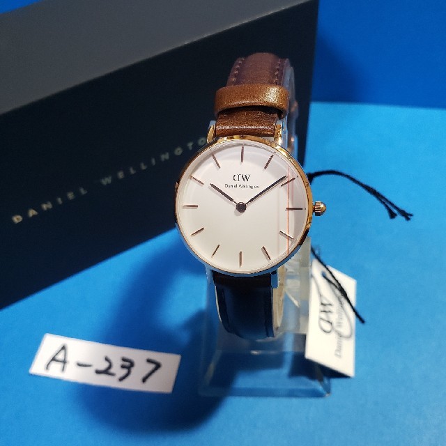 Daniel Wellington - A-237新品♥D.W.28mmレディス♥ブリストル(白)♥激安価格♥送料無料の通販 by ★GOLGO★'s shop｜ダニエルウェリントンならラクマ