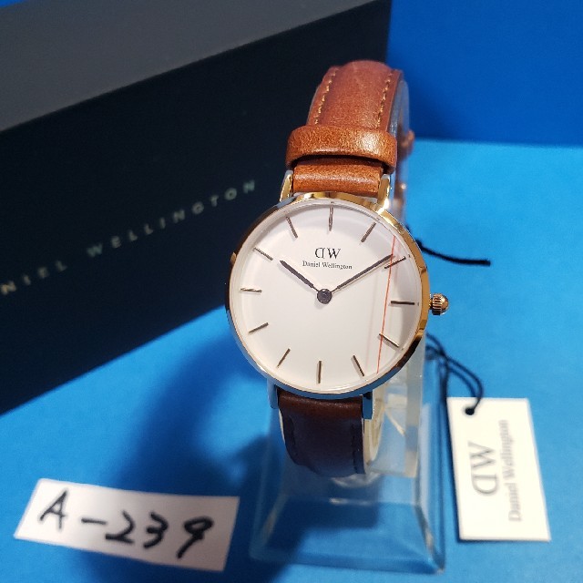 Daniel Wellington - A-239新品♥D.W.28mmレディス♥セントモーズ(白)♥激安価格♥送料無料の通販 by ★GOLGO★'s shop｜ダニエルウェリントンならラクマ