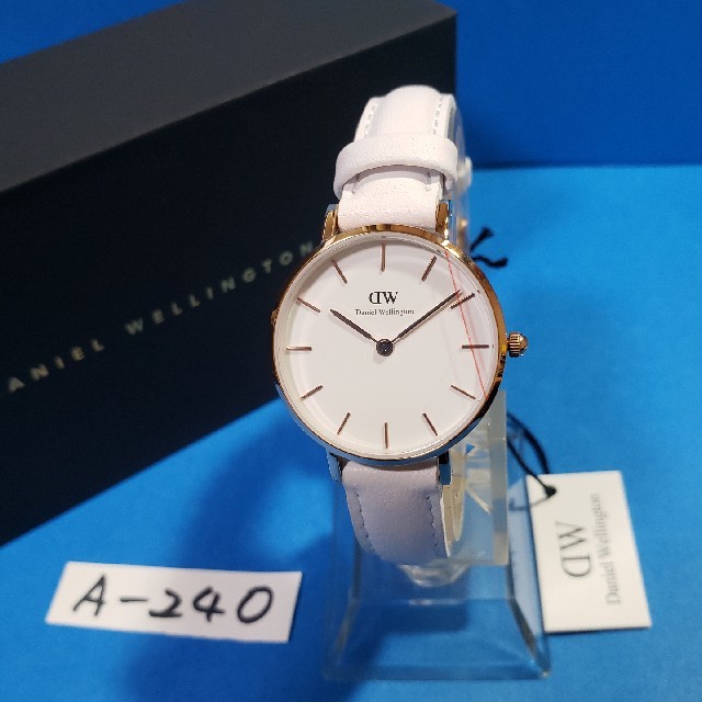 Daniel Wellington - A-240新品♥D.W.28mmレディス♥ボンディ(白)♥激安価格♥送料無料の通販 by ★GOLGO★'s shop｜ダニエルウェリントンならラクマ