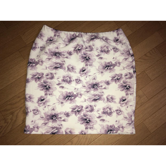 Avail - アベイル ︎花柄タイトスカートの通販 by Bambe's shop｜アベイルならラクマ