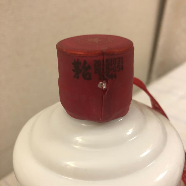 茅台酒 正規品 食品/飲料/酒の酒(蒸留酒/スピリッツ)の商品写真