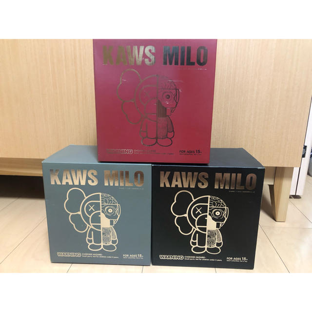 MEDICOM TOY(メディコムトイ)の新品 APE ORIGINAL FAKE KAWS MILO 人体模型3体セット エンタメ/ホビーのフィギュア(その他)の商品写真