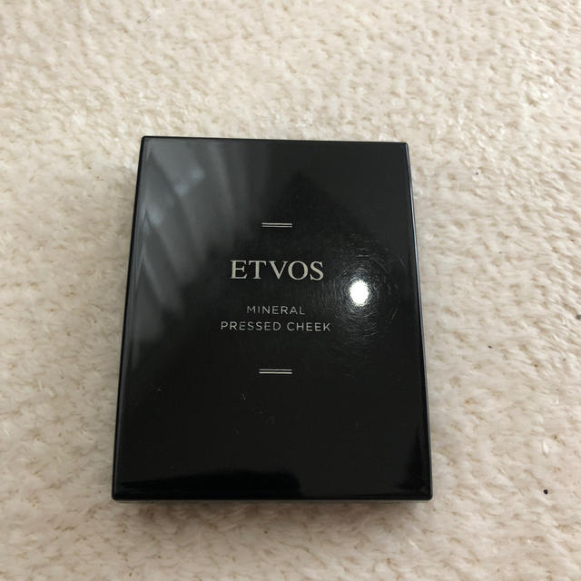 ETVOS(エトヴォス)のお値下げ☆ETVOSエトヴォス  サーモンピンクチーク コスメ/美容のベースメイク/化粧品(チーク)の商品写真