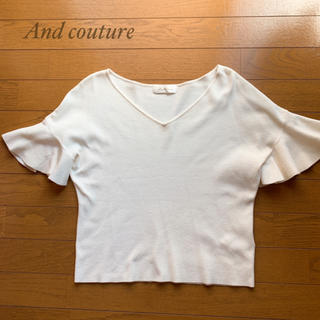 アンドクチュール(And Couture)の白フリル袖トップス(カットソー(半袖/袖なし))