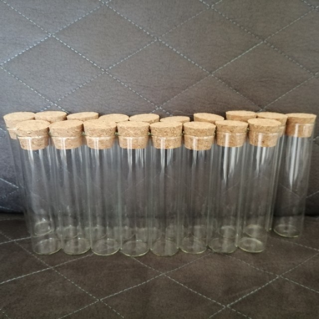 コルク瓶　18本セット ハンドメイドの素材/材料(各種パーツ)の商品写真