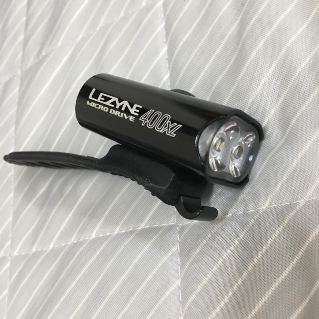 LEZYNE フロントライト USB充電式 スポーツ/アウトドアの自転車(その他)の商品写真