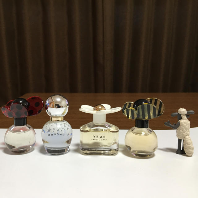 MARC JACOBS(マークジェイコブス)のMARC JACOBS香水4つセット コスメ/美容の香水(香水(女性用))の商品写真