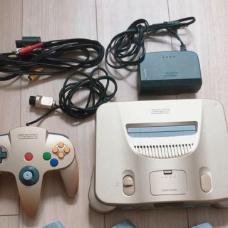 ニンテンドウ64(NINTENDO 64)の任天堂64本体のみ(家庭用ゲーム機本体)