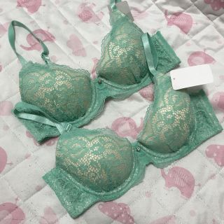 新品タグ付き♡ビーズパット入り♡ブラジャー2セット(ブラ)