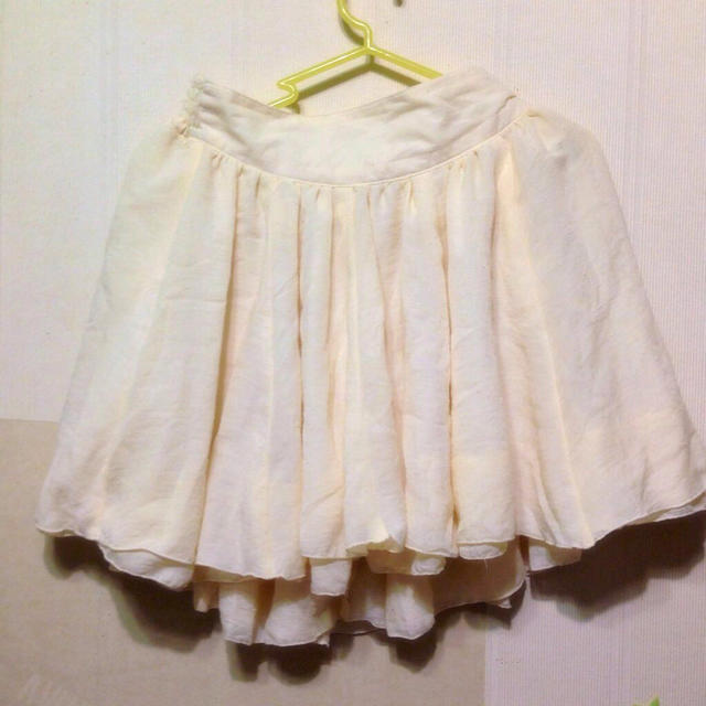 LOWRYS FARM(ローリーズファーム)の白 ＊ シフォンスカート レディースのスカート(ミニスカート)の商品写真