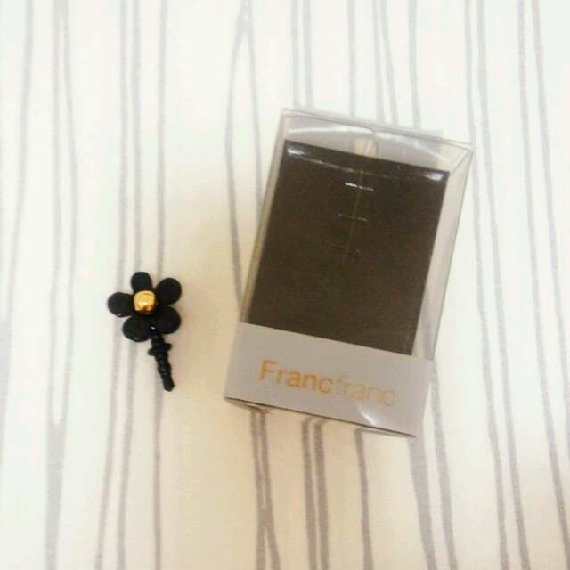 Francfranc(フランフラン)の新品♡イヤホンジャック スマホ/家電/カメラのスマホアクセサリー(ストラップ/イヤホンジャック)の商品写真