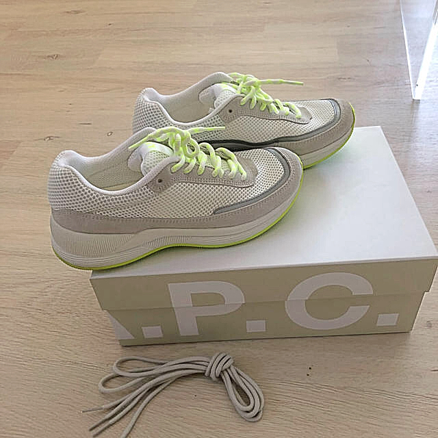 a.p.c  スニーカー