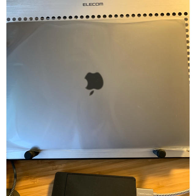 MacBook Pro 13 inch 2018 256gb 8GBメモリ